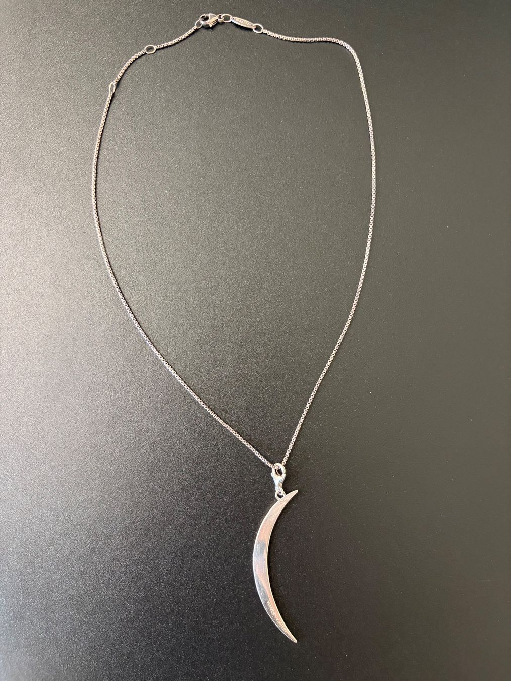 Thomas Sabo Colliers: Thomas Sabo Halskette mit Halbmond in silber – D'occasion à Adlikon b.Regensdf par S-T-H