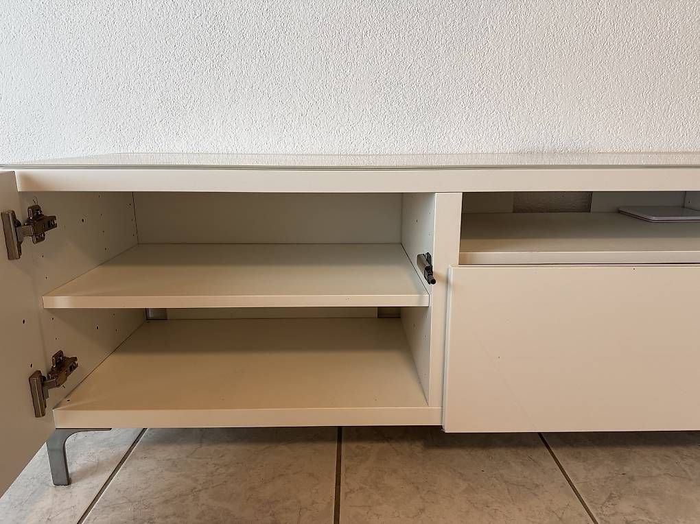 Mobili TV: Ikea TV-Möbel  – Usato da bennwil venduto da Knolm 1