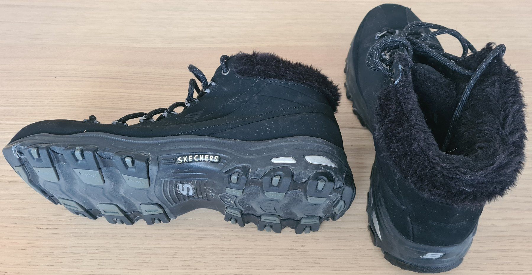Scarpe da donna: Gefütterte Winterstiefel Gr 40 – Usato da Zürich venduto da Agios 1