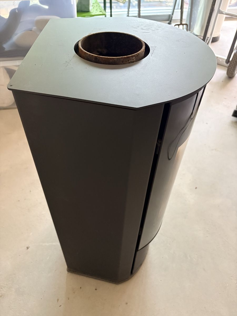Stufe caminetto: Poêle à bois design vitré bon état – Usato da Chevilly venduto da coco_3_5 1