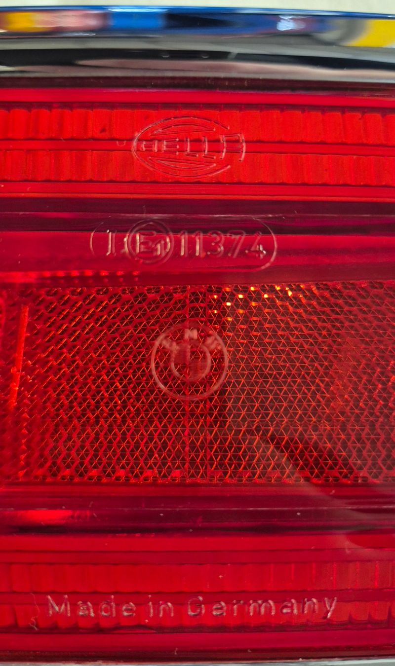 BMW Tutti pezzi di ricambio auto: BMW E9 Rücklicht,Schlusslicht rechts – Usato da Bremgarten AG venduto da Osella5 6