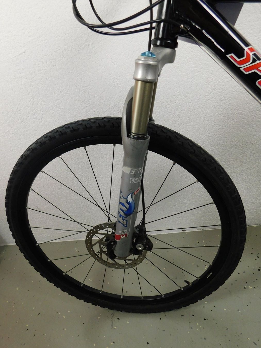Specialized Biciclette: Mountainbike, Specialized Stumpjumper Pro. Silber & Schwarz – Usato da Jona venduto da  4