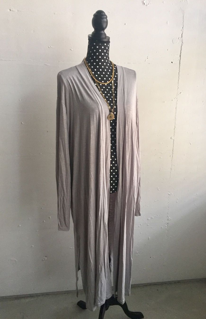 Giacche: Langer Cardigan hellgrau – Usato da Zürich venduto da enjoyxvintage