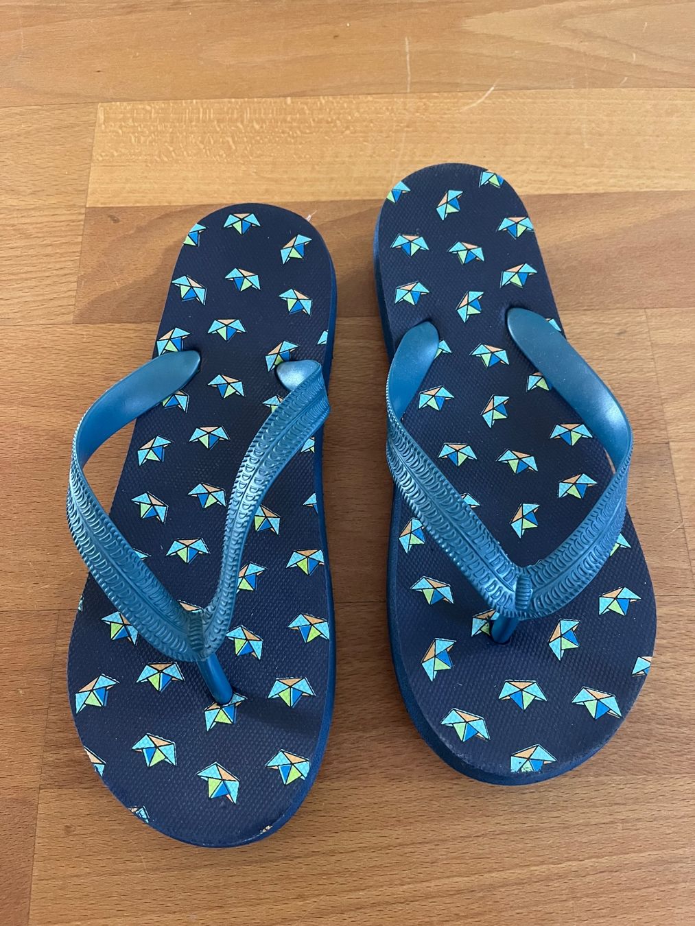 Schuhe für Jungen: Flip-Flops, ca. Grösse 33, dunkelblau, neu – Neu (gemäss Beschreibung) aus Cham von knonauerstrasse