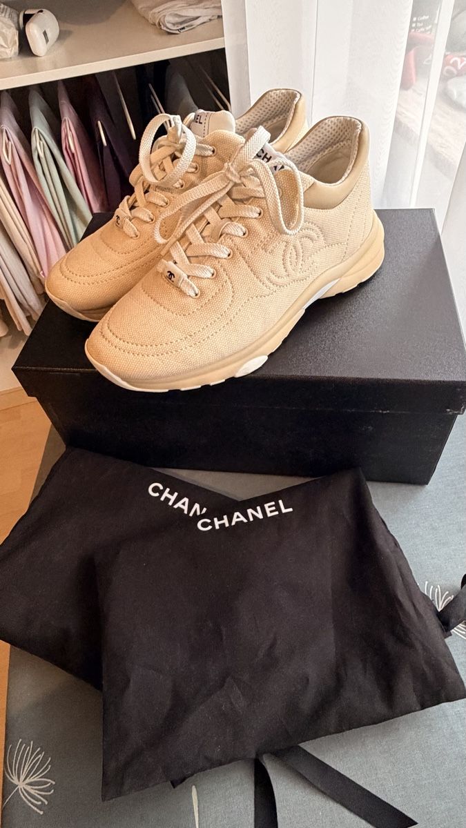 Chanel Damenschuhe: Chanel trainers, Size 37, Beige. Excellent condition! – Neu (gemäss Beschreibung) aus Zürich von ele_5wrd 1