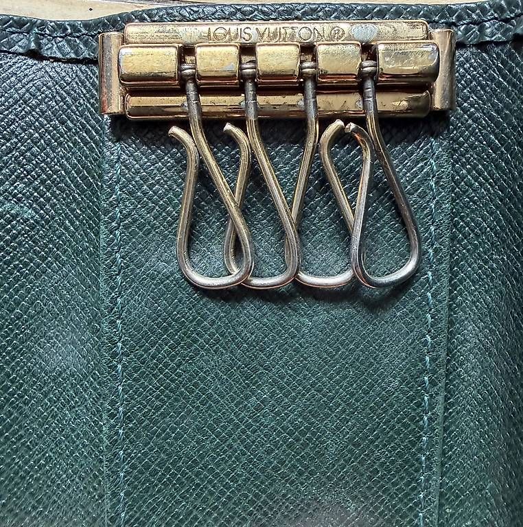 Louis Vuitton Porte-clés: Louis Vuitton Key Holder – D'occasion à Kesswil par canvas12 4