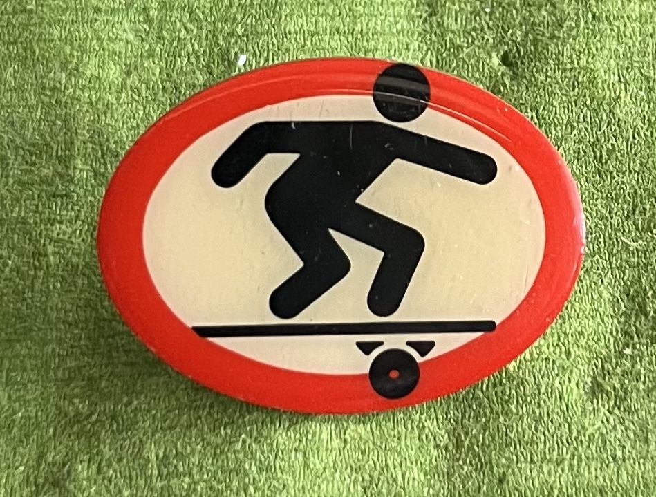 Placchette & Badge: Verbotsschild Pin – Usato da Itingen venduto da Bebbi6569