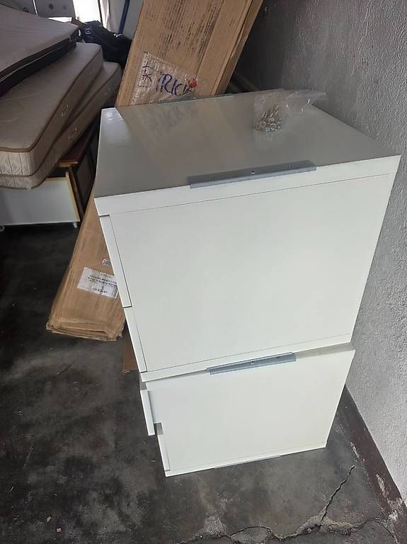 Comodini: Cassettiera + 2 comodini – Usato da GIORNICO venduto da fra_vz9k 4