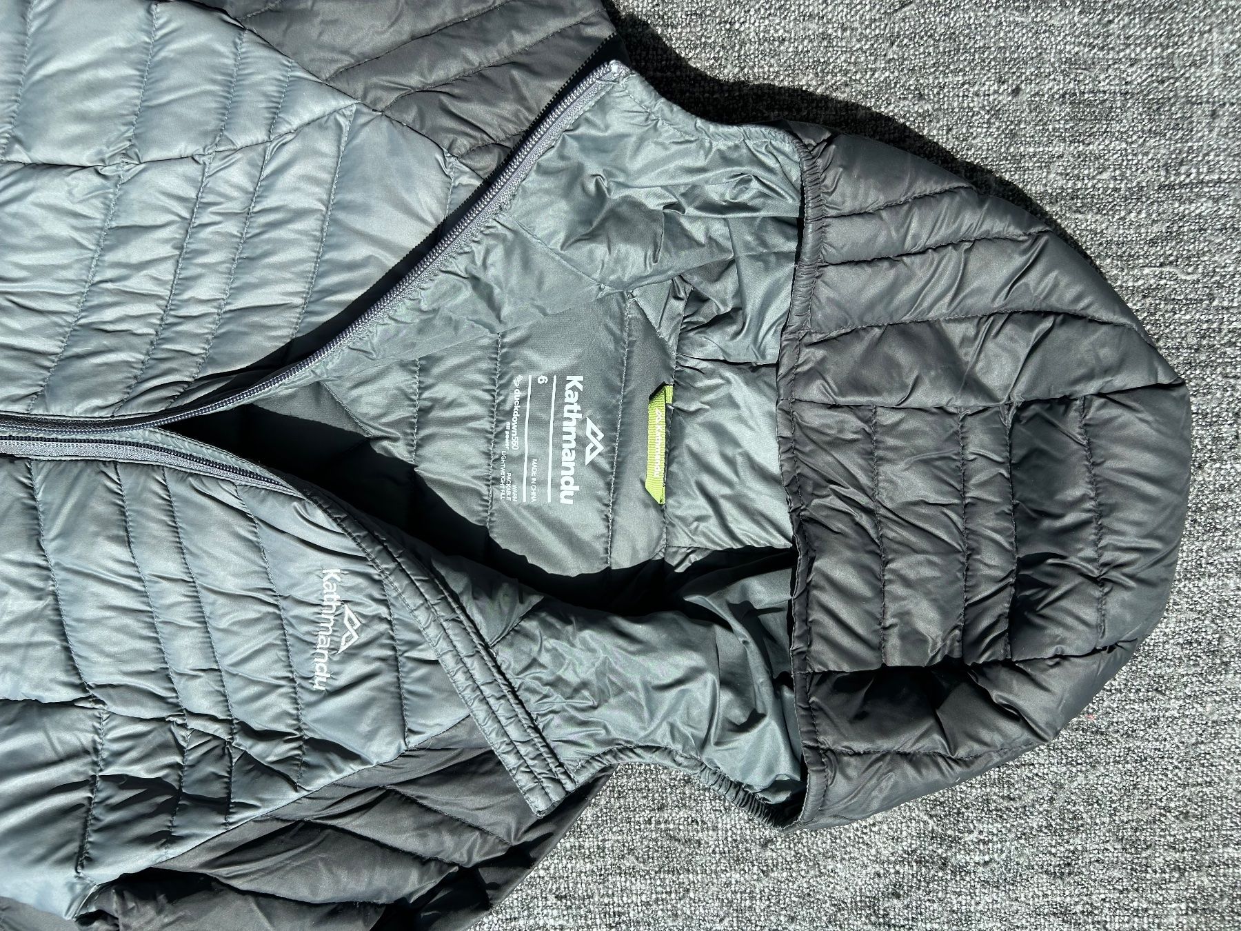 Vestes: Graue Kathmandu DaunenJacke, Grösse S – D'occasion à Zürich par Seraina_S 2