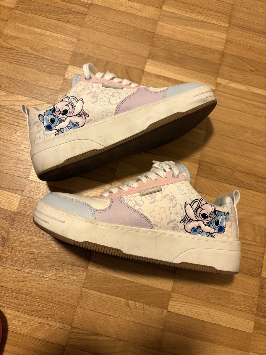 Pull&Bear Scarpe per ragazze: Scarpe snekers Disney Stitch Pull&Bear, Taglia 37 – Usato da Novazzano venduto da jen_hx8j 2