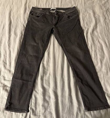 Schwarze Jeans 