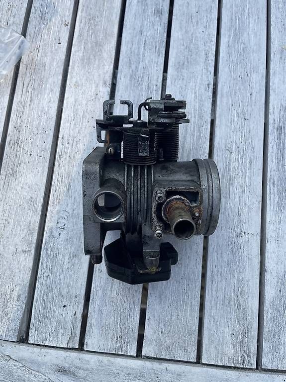 Toutes les pièces auto: BMW M20B20 Drosselklappe – D'occasion à Reinach BL par mme_c9k2 1