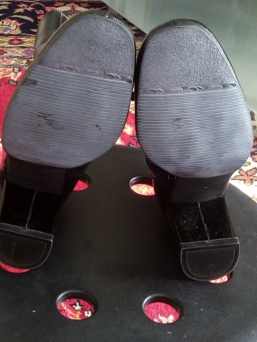 Scarpe da donna: Schwarze Lacklederstiefelette Grösse 37 – Usato da Zürich venduto da Mitzi6 6