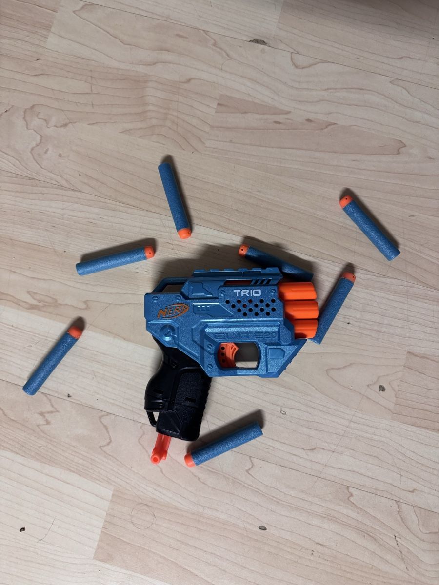 Nerf Spielzeuge: 5 verschiedene Nerf Blaster einer mit bällen – Gebraucht aus Scuol von pfi_7l2j 3
