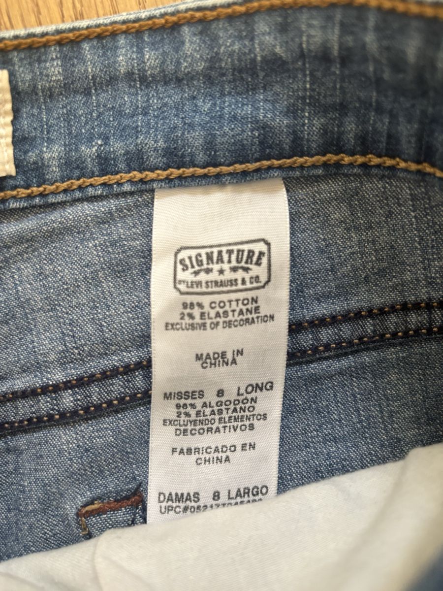 Jeans: Jeans Shorts Levi Strauss – Usato da Männedorf venduto da giu_wm6d 6
