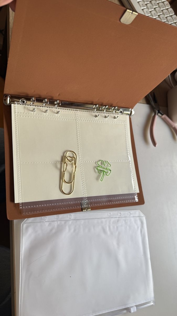 Schreibblöcke: A5 Brown Planner Binder with Inserts – Neu (gemäss Beschreibung) aus Chur von Madeys 4