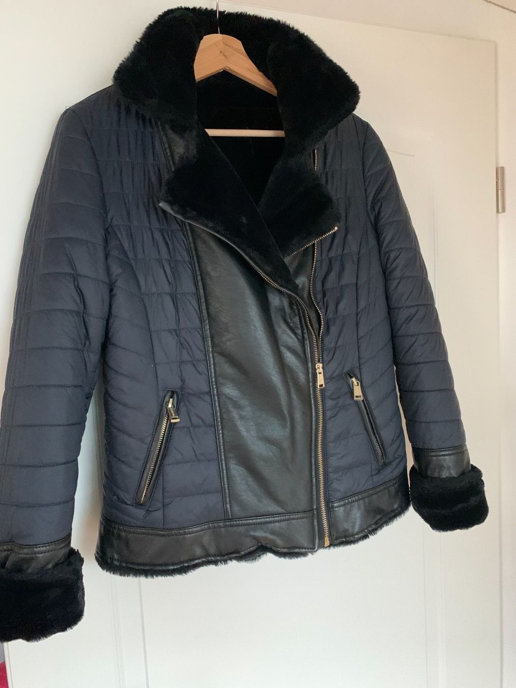 Guess Giacche: GUESS  Wendejacke – Usato da Herzogenbuchsee venduto da zukerka