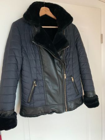 GUESS  Wendejacke