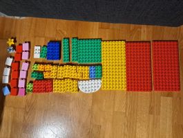Lego Duplo Platten und Bausteine