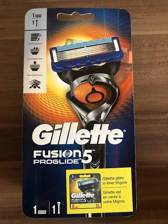 Gillette Rasierapparate & Rasierklingen: Gillette Fusion5 ProGlide Rasierer – Neu und originalverpackt aus Glattbrugg von amzh