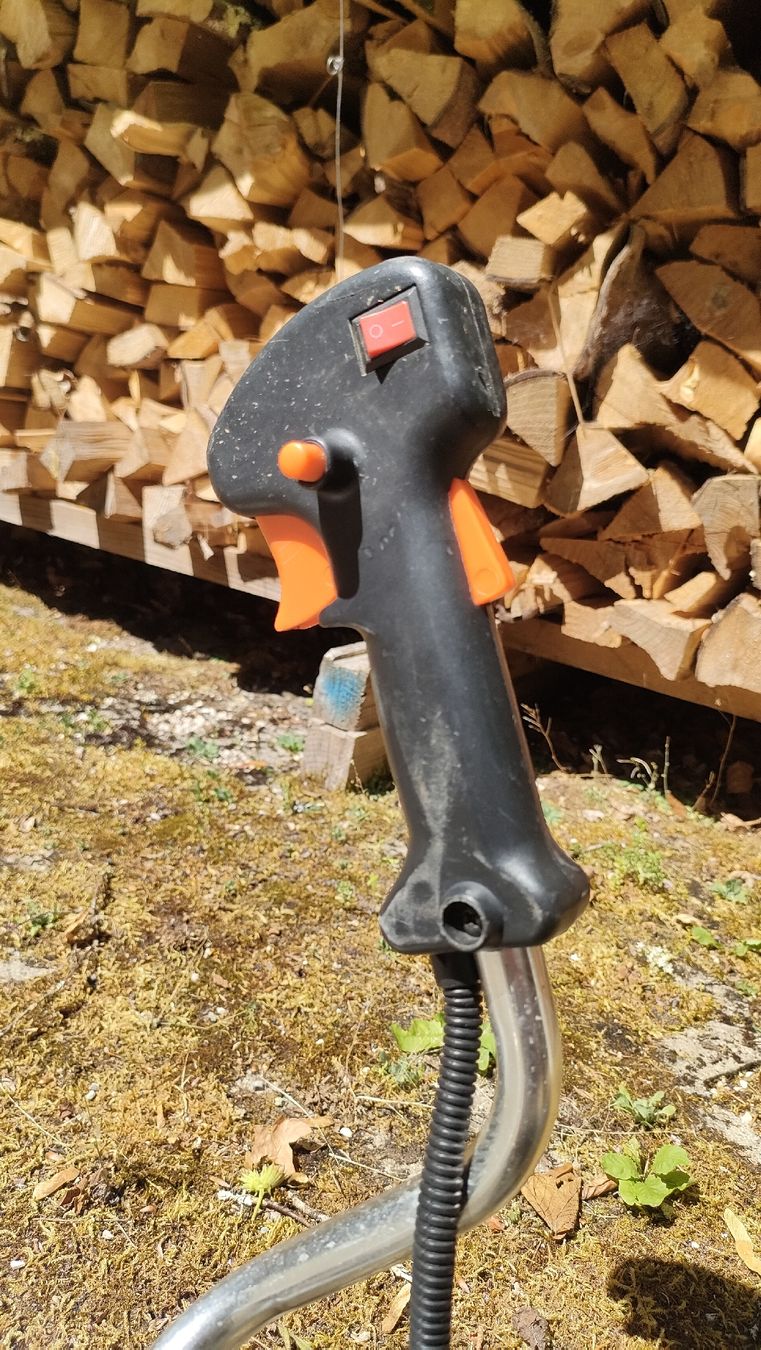 Tutte le macchine: Motorsense Rasentrimer – Usato da Winterthur venduto da Sulai-one 5