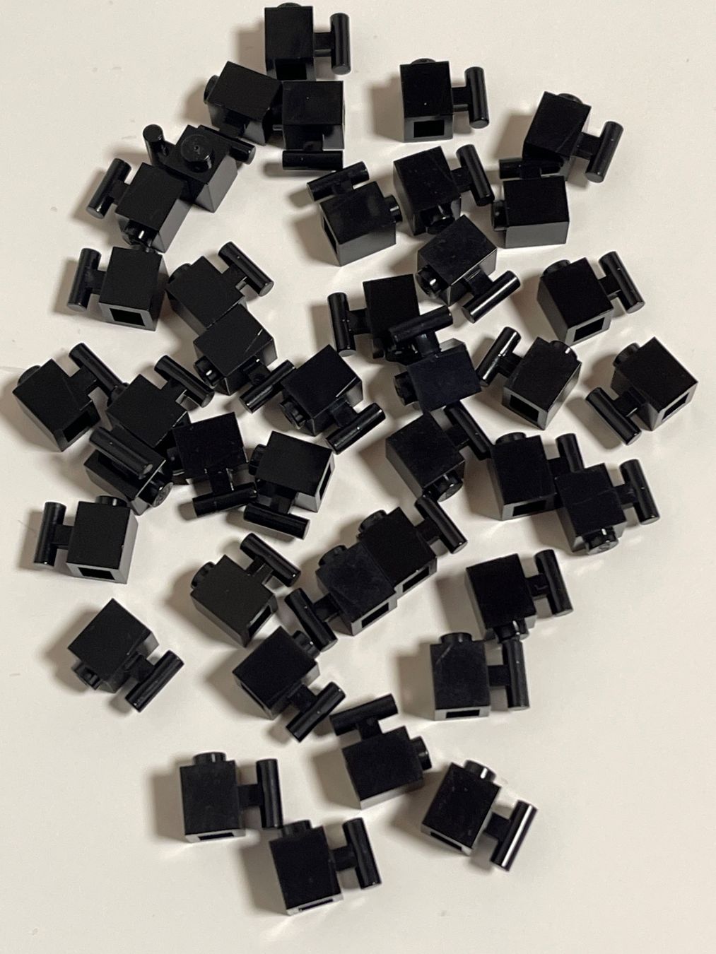 Lego Giocattoli: LEGO 40 Schwarze Steine mit Hacke – Usato da Gelterkinden venduto da cobra0110