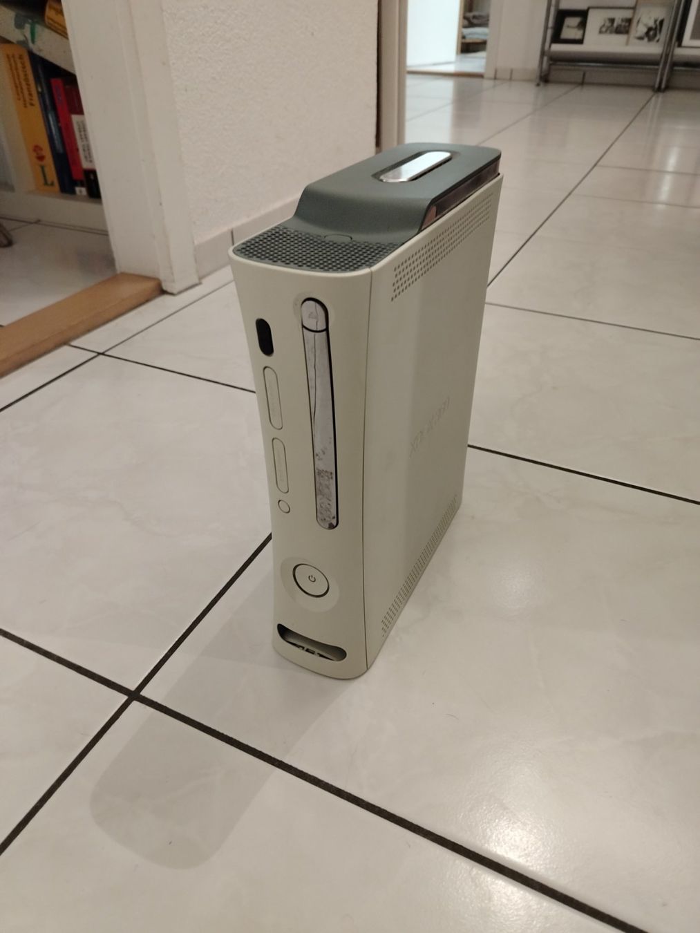 Console: Xbox 360 mit 2 controller – Usato da Sissach venduto da ruminative