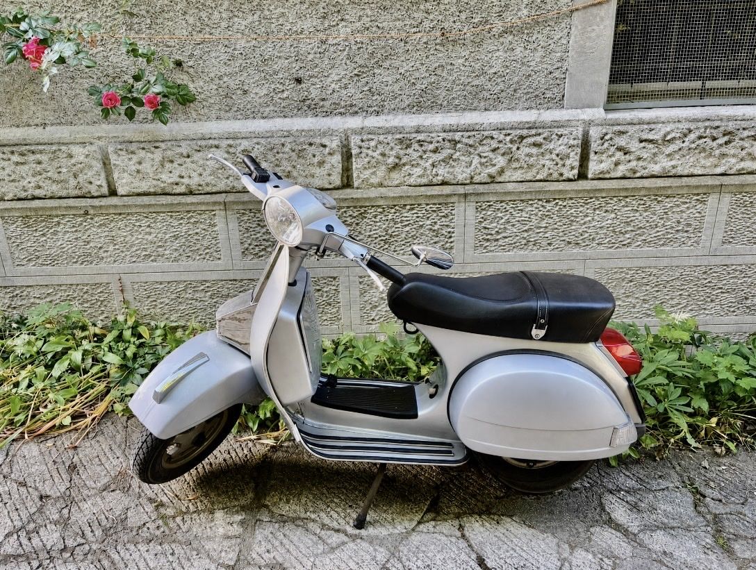 Piaggio Strada: Piaggio Vespa PX 125 E Roller – Usato da Zürich venduto da aelsklingsaelskling