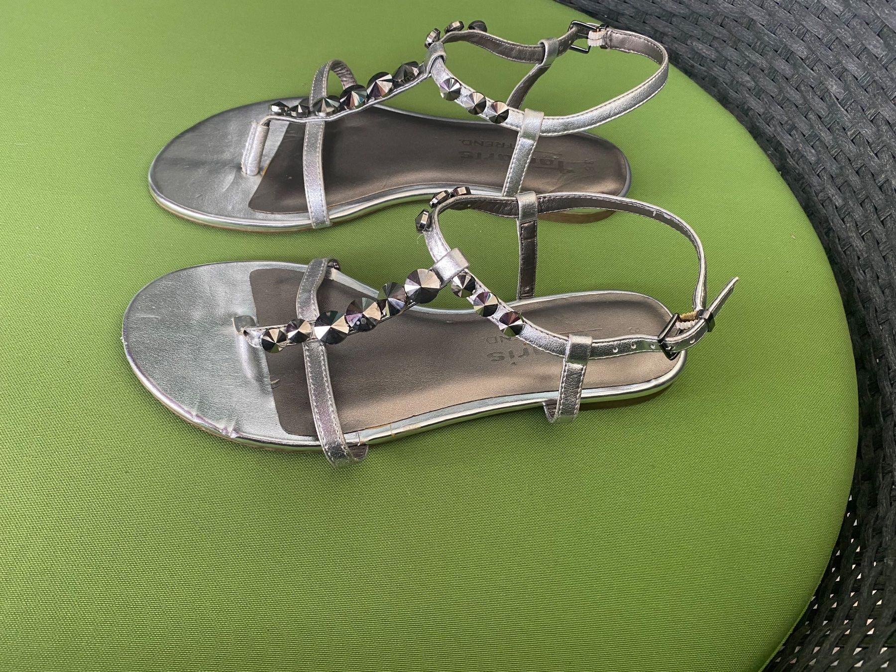 Tamaris Chaussures femmes: SUMMERTIME - stylische/edle Flip-Flops mit Décor, silber, 38 – D'occasion à Winkel par ferrari2022 1