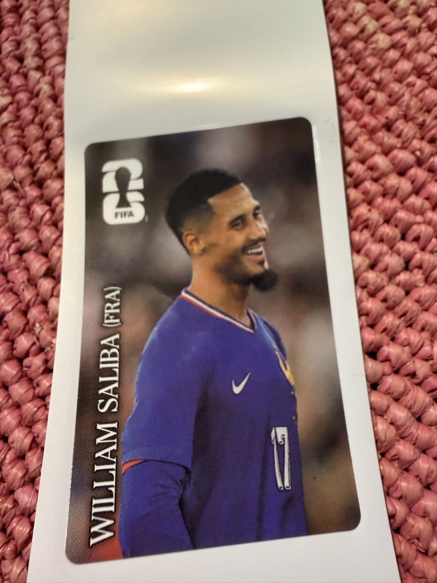 Panini Carte collezionabili: WM 2026 Panini Coca Cola Saliba – Nuovo (secondo la descrizione) da Uetikon am See venduto da Winnieclaudia