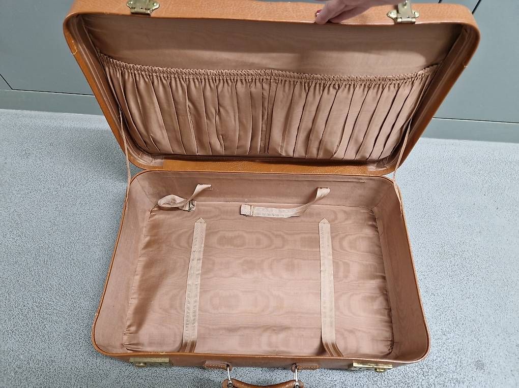 Valises de voyage: Koffer alt – D'occasion à Rüti ZH par Jebe79 2