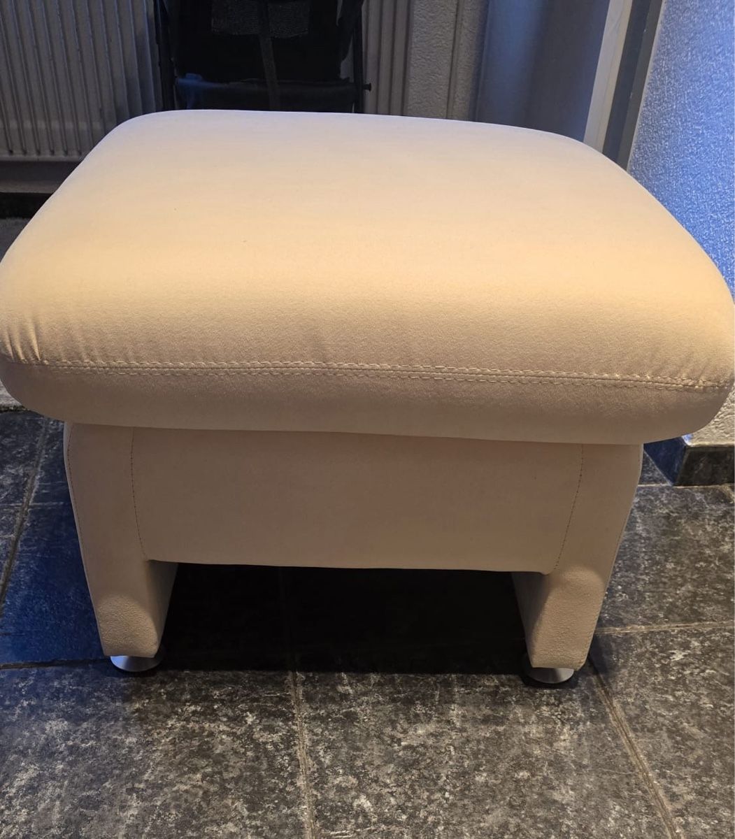 Hocker: Fussbank Polsterhocker – Neu (gemäss Beschreibung) aus Grenchen von ine_x88j