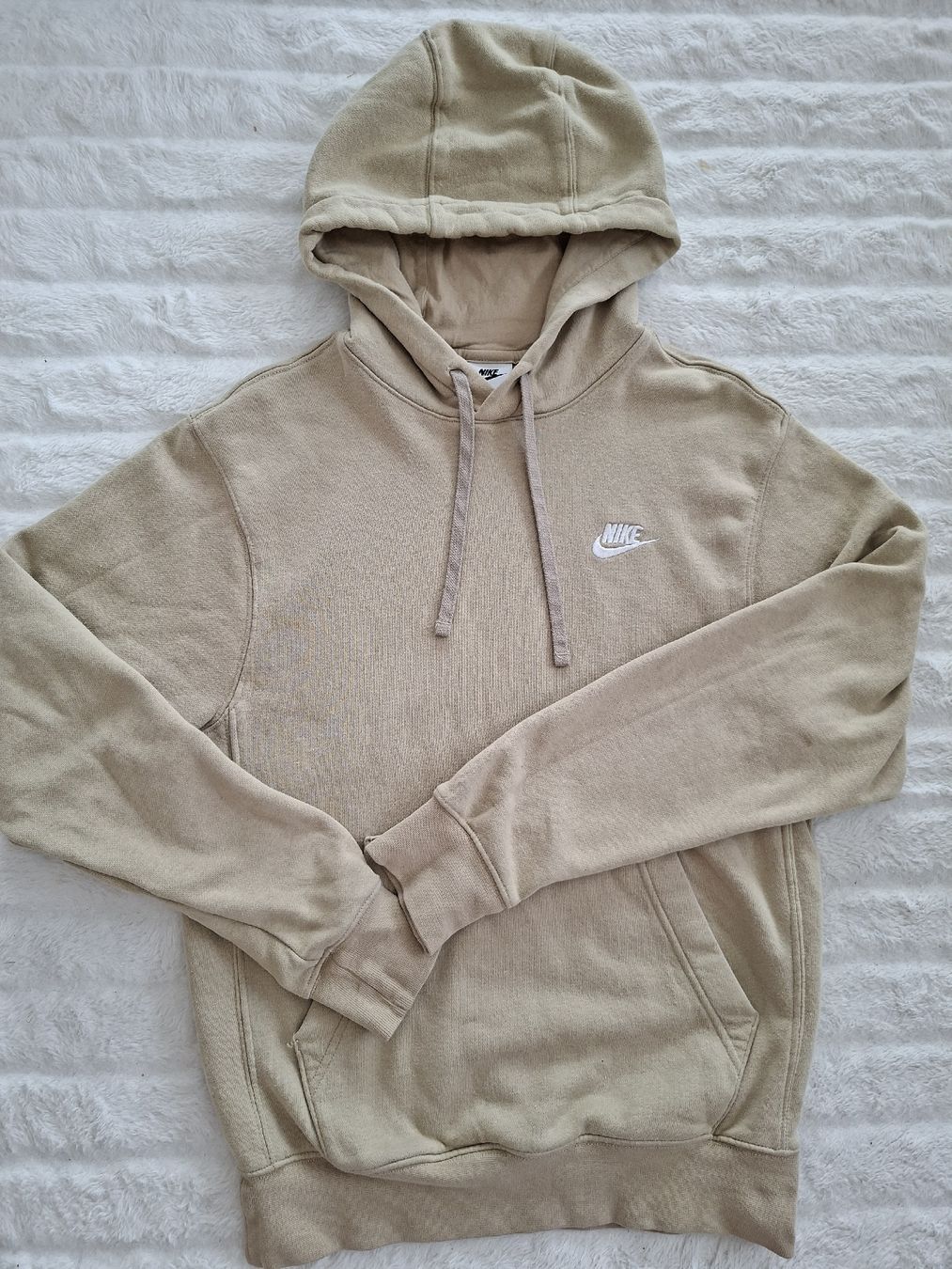 Nike Maglioni & Felpe: Pull Nike beige clair, idéal pour l'automne, – Usato da Renens VD venduto da ser_j2fn