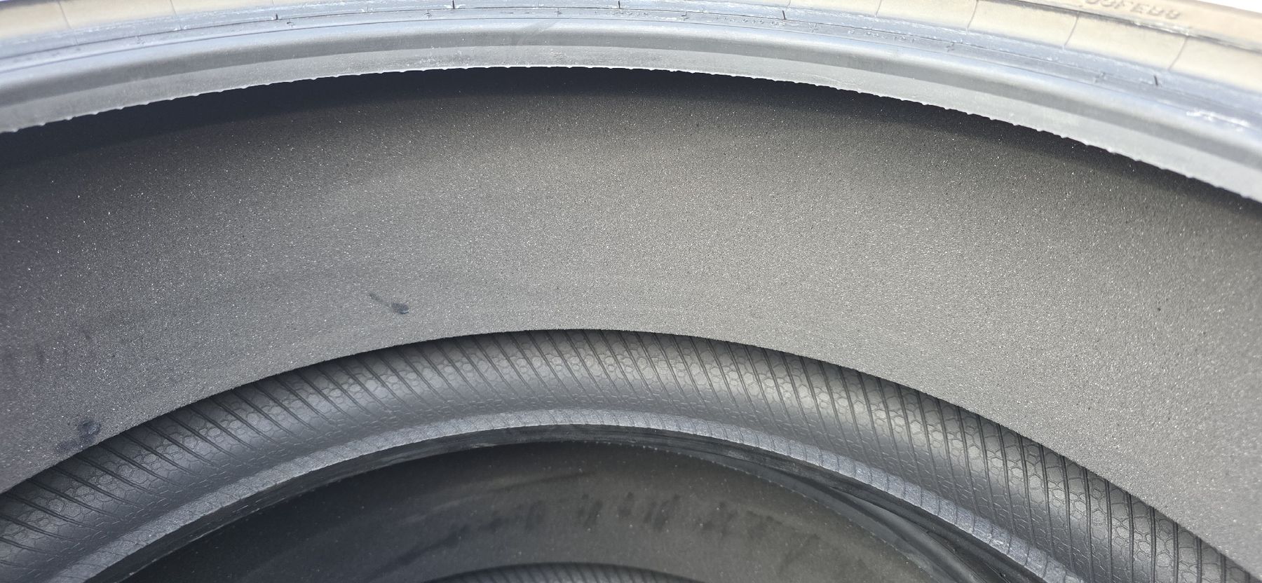 Continental Pneumatici & Ruote complete: Winterpneu 235/45/R18 M+S – Usato da herzogenbuchsee venduto da jamma01 4