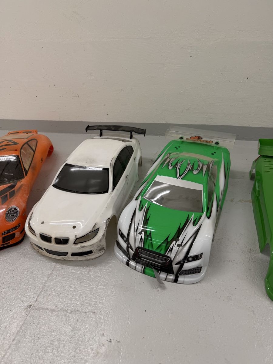Modellismo RC: RC-Auto Chassis-Konvolut  – Usato da Wangen an der Aare venduto da Flo_kaufm 2