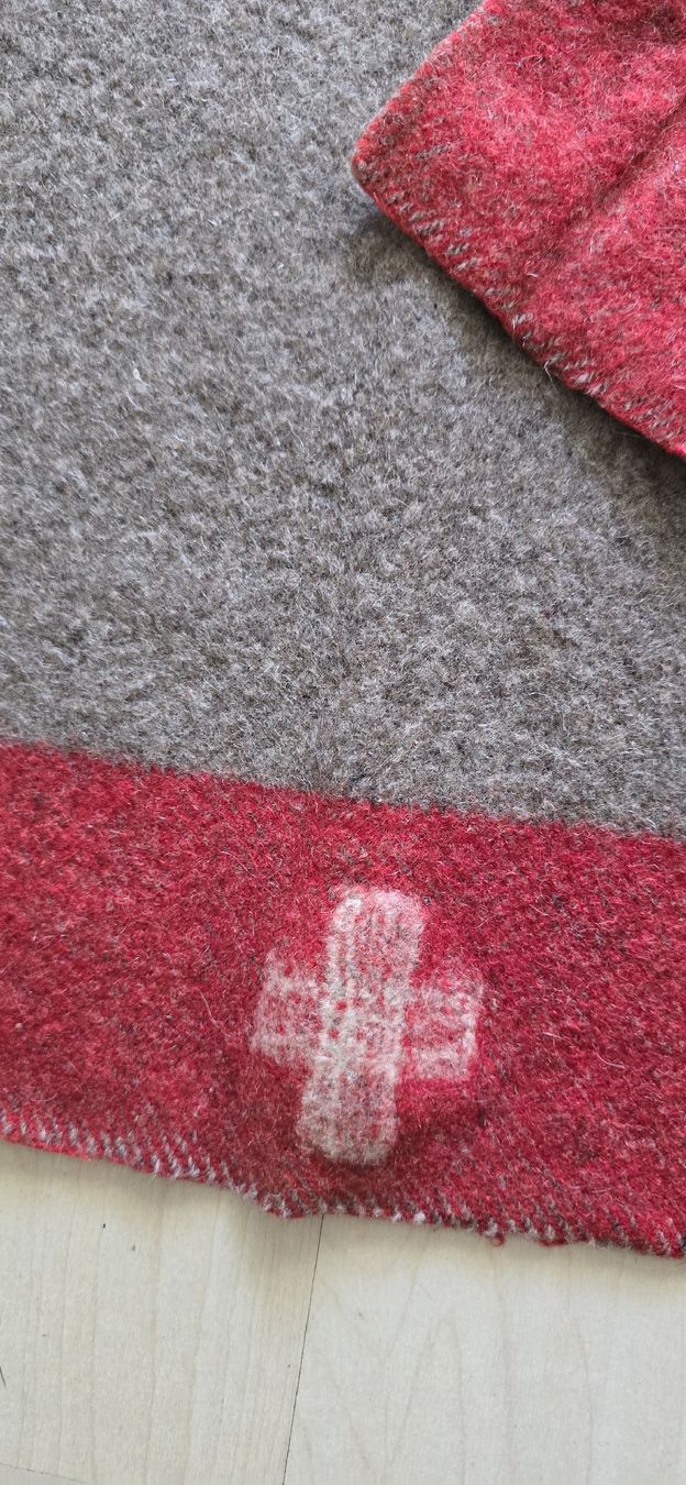 Schweizer Armee Coperte: couverture Suisse – Usato da Martigny venduto da pivert03 2