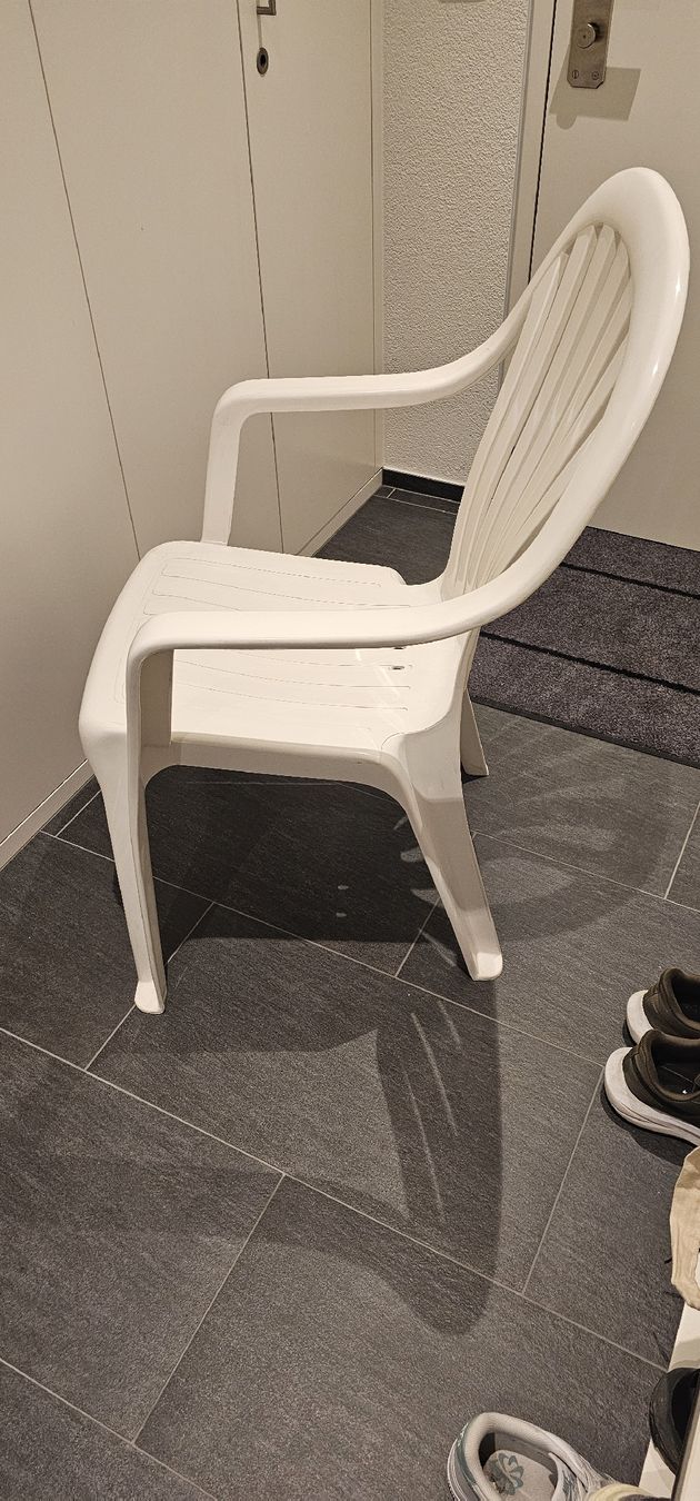 Sedie: 4 Stapelbare Stühle, Weiss, Kunstsoff – Usato da Wil SG venduto da T_T 1