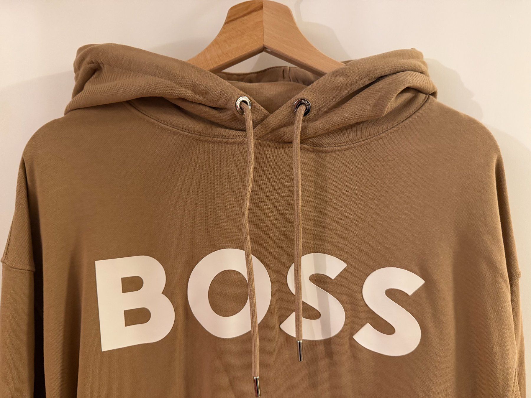 Hugo Boss Maglioni & Felpe: Hugo Boss Pullover mit Kapuze - Grösse M – Usato da Zürich venduto da Y_Neher