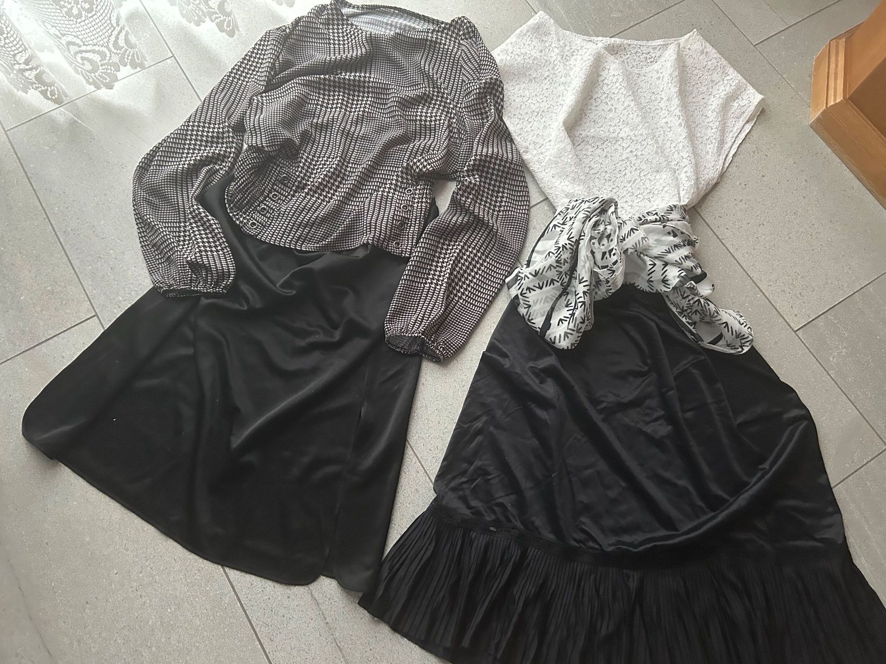 Costumi: 2 Kostüme: "alte Dame" – Usato da Eschenz venduto da glaro14