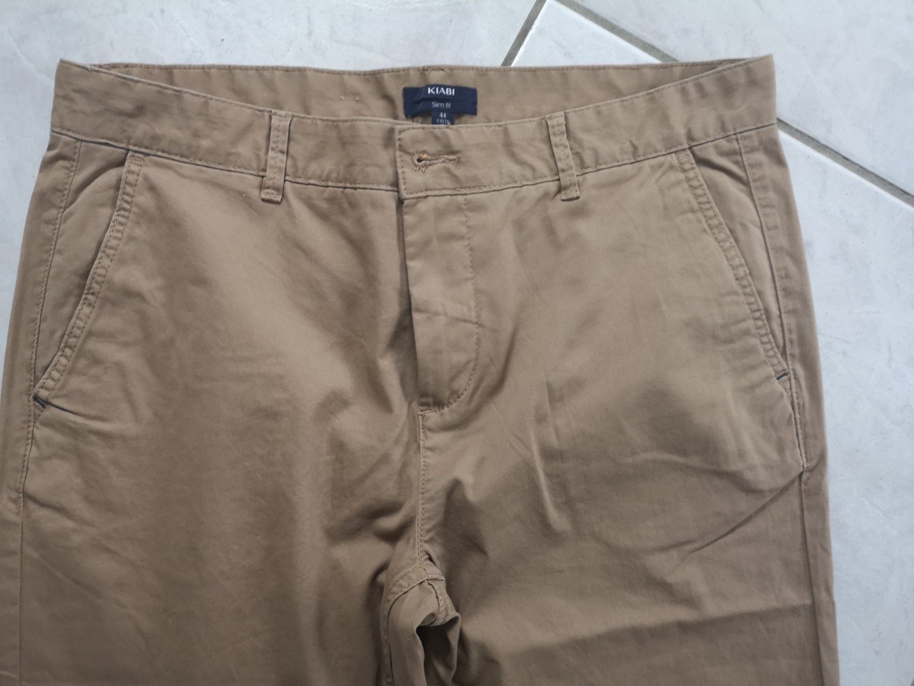 Hosen: Pantalon beige taille 44 – Gebraucht aus CORMINBOEUF von savaja 2