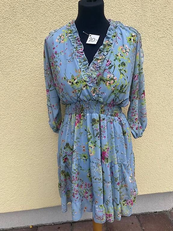 Vestiti: Vendo vestito  – Usato da Personico venduto da mel_v7hz