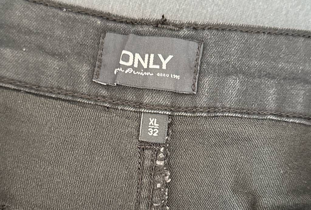 Jeans: Only Jeans Schwarz XL/32 – Usato da Sarnen venduto da Sejosa15 2