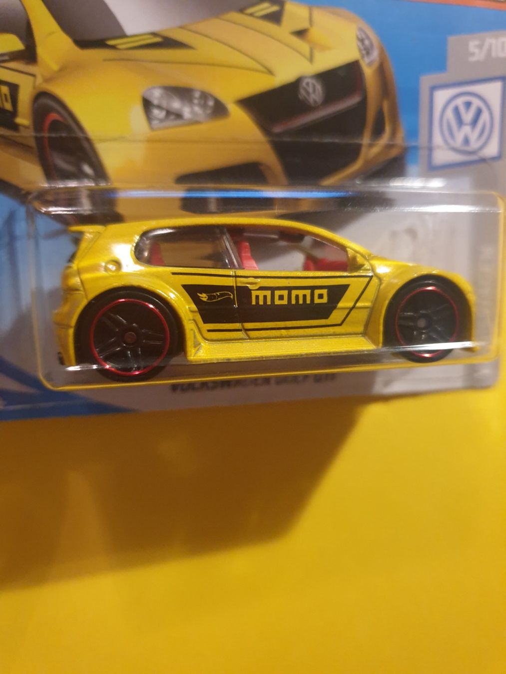 Hot Wheels Modellini d'auto: Hot Wheels VOLKSWAGEN GOLF GTI – Nuovo e nell'imballaggio originale da Oftringen venduto da Rotor 5