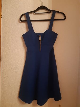 Schönes Blaues Kleid mit Reissverschluss Ausschnitt