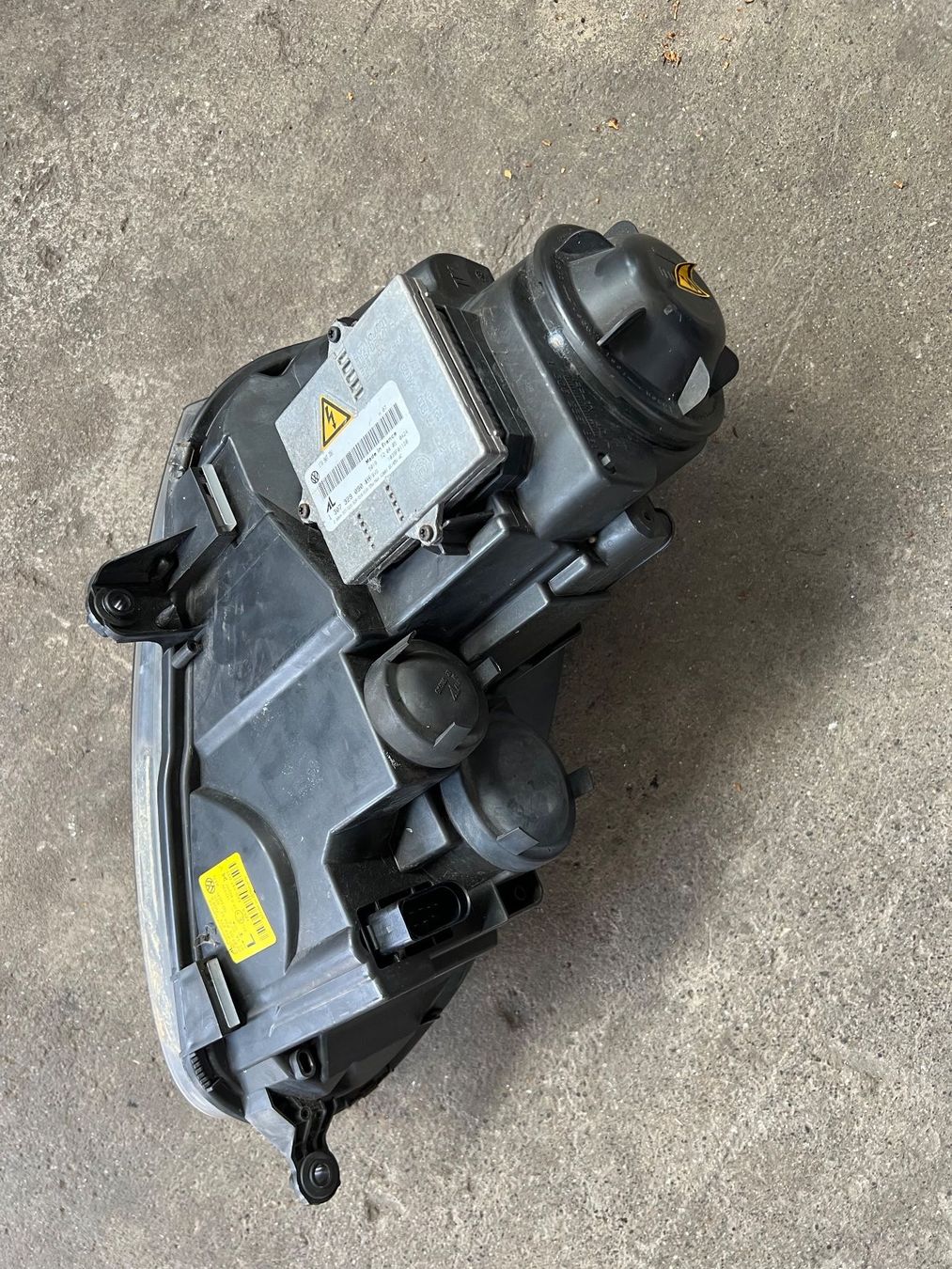 VW Fari: Xenon Scheinwerfer zu VW Golf 5 links – Usato da Safenwil venduto da vw-teile 4