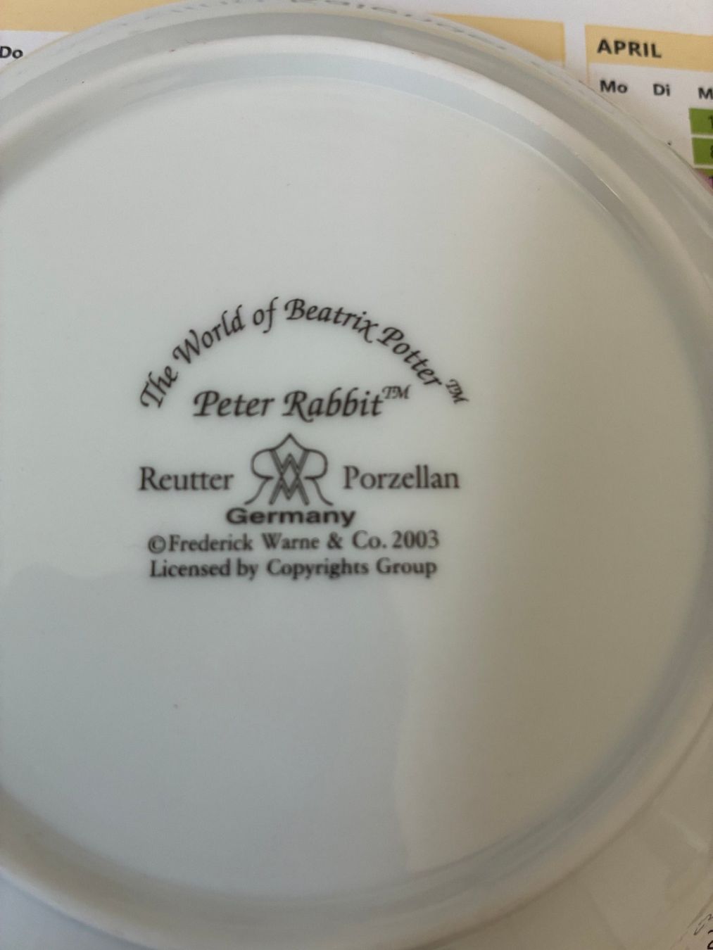 Set di piatti: Süsses Peter Hase Picknick-Set im Korb – Usato da Männedorf venduto da Schnaeppchen05 2