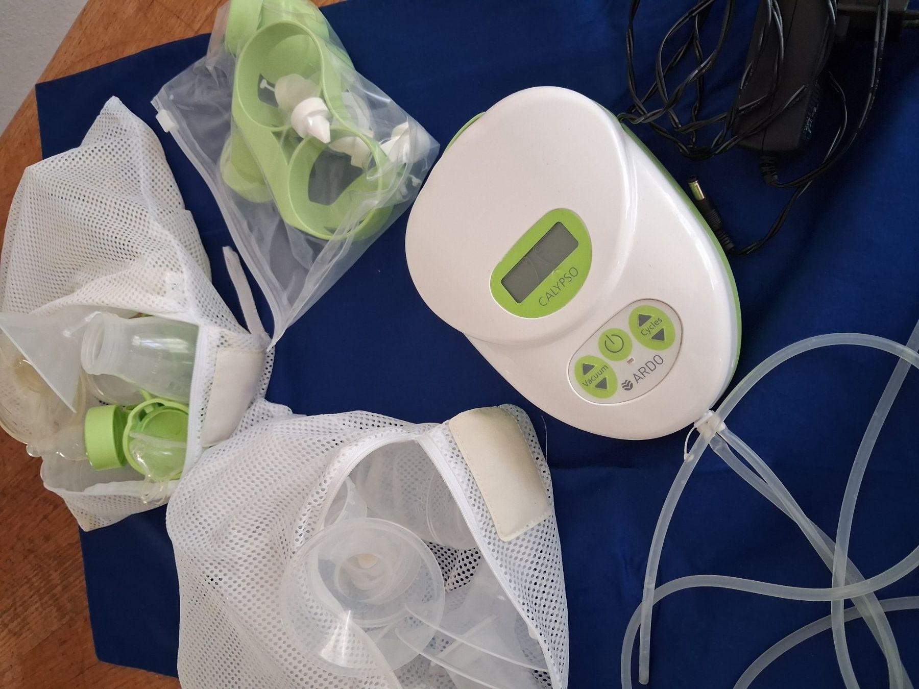 Accessoires pour allaitement: MILCHPUMPE - Baby - CALYPSO - Mit Accessoires – D'occasion à Luzern par miocarobabbonetoscan 2