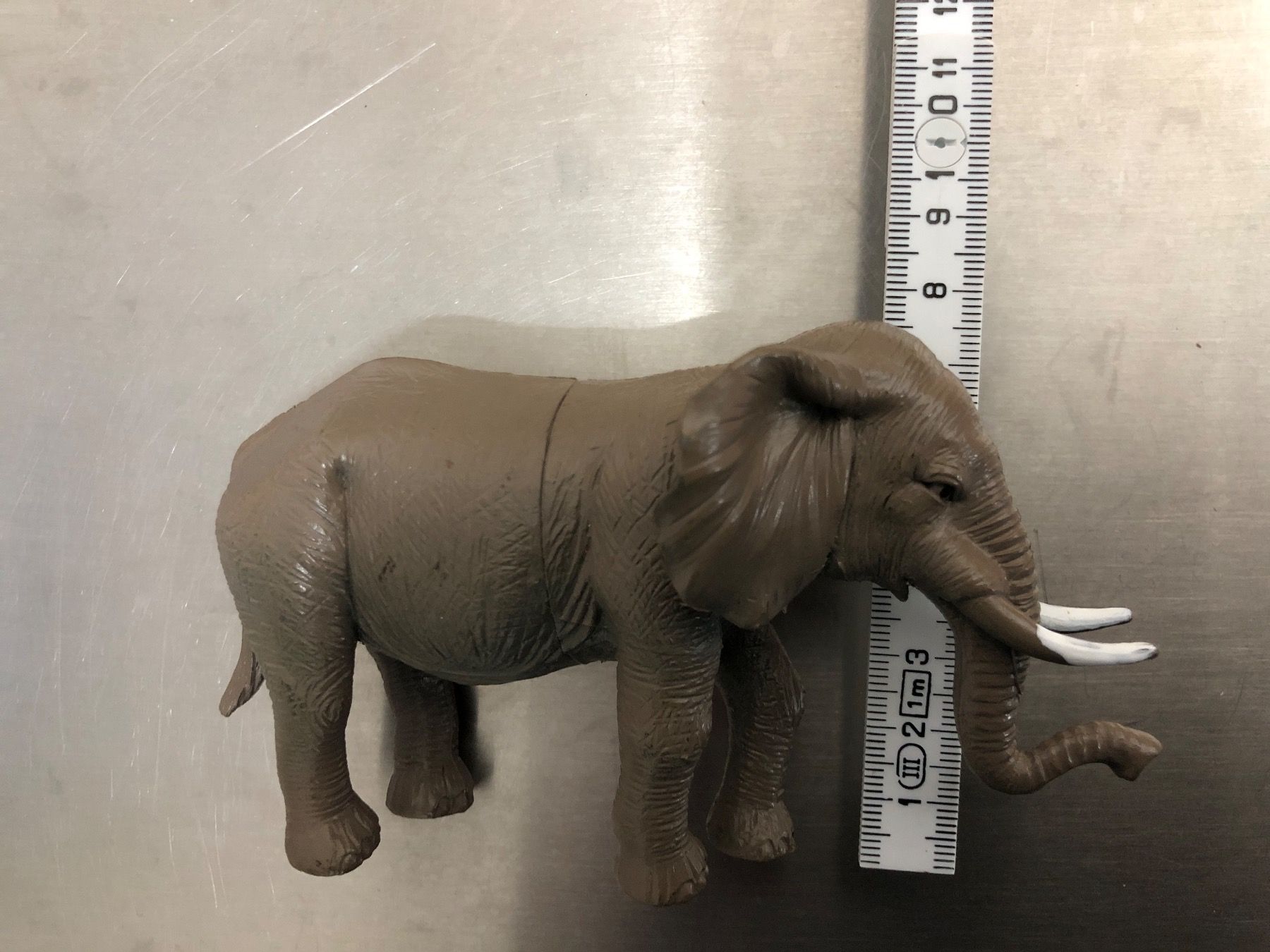 Figuren: Elefant Plastik – Gebraucht aus Eschlikon TG von RamonaSt 7