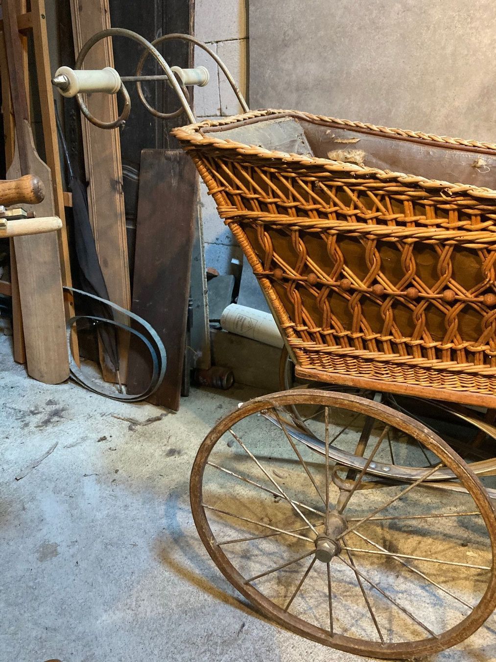 Kinderwagen: Poussette 1900 Kinderwagen antik – Gebraucht aus St-Cierges von LeRegain 1