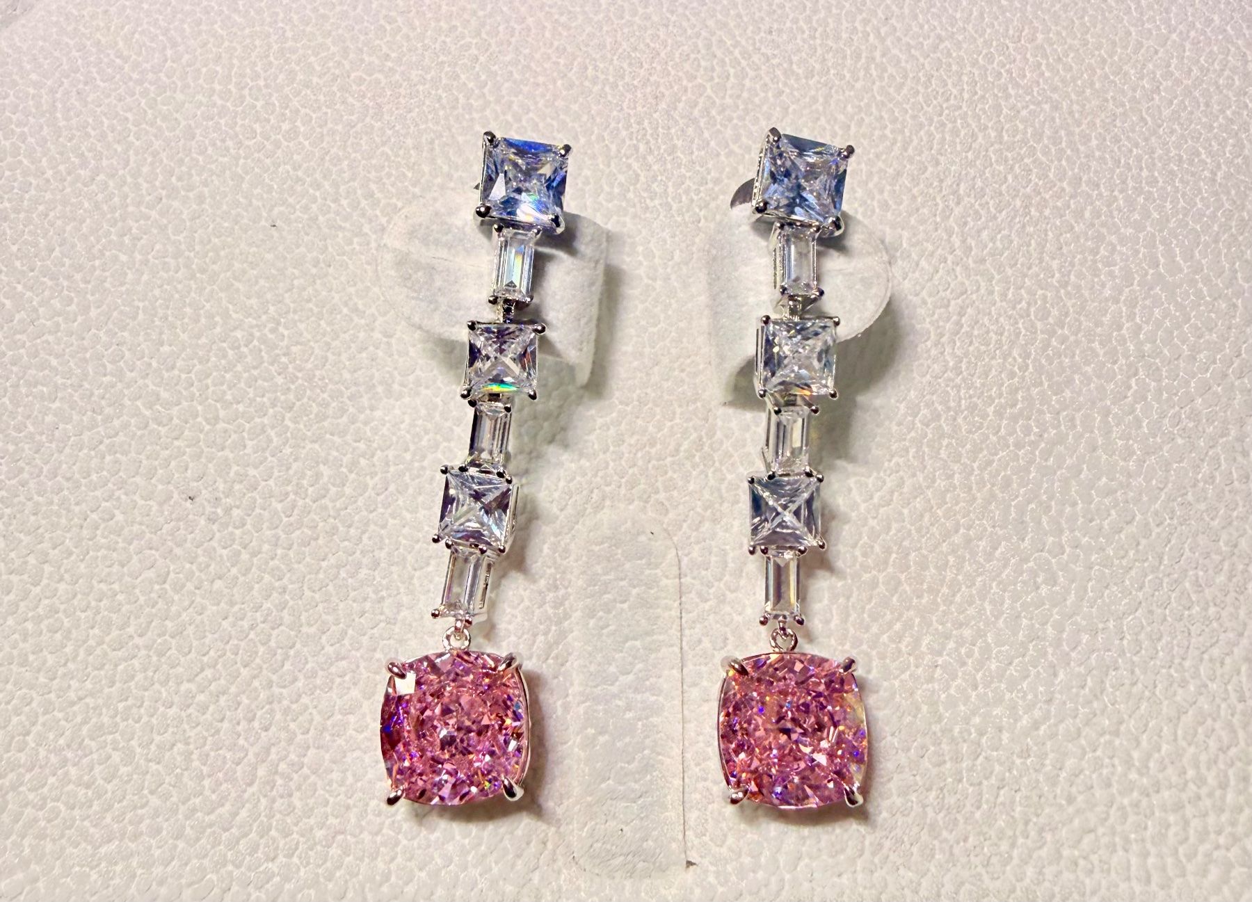 Orecchini pendenti & Orecchini a lobo: Boucles d’oreilles Althéa – Nuovo e nell'imballaggio originale da St-Maurice venduto da Sandrinette123